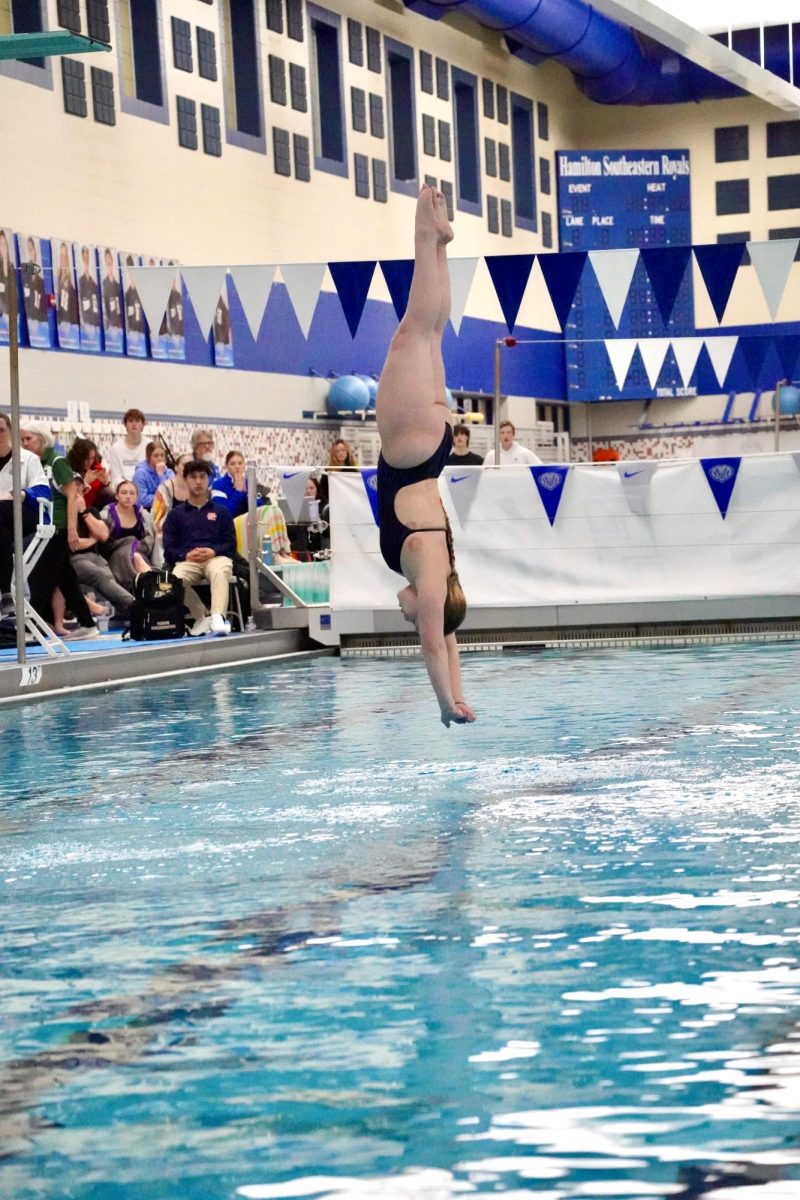 HSE Girls Dive team competes at IHSAA Diving Regionals