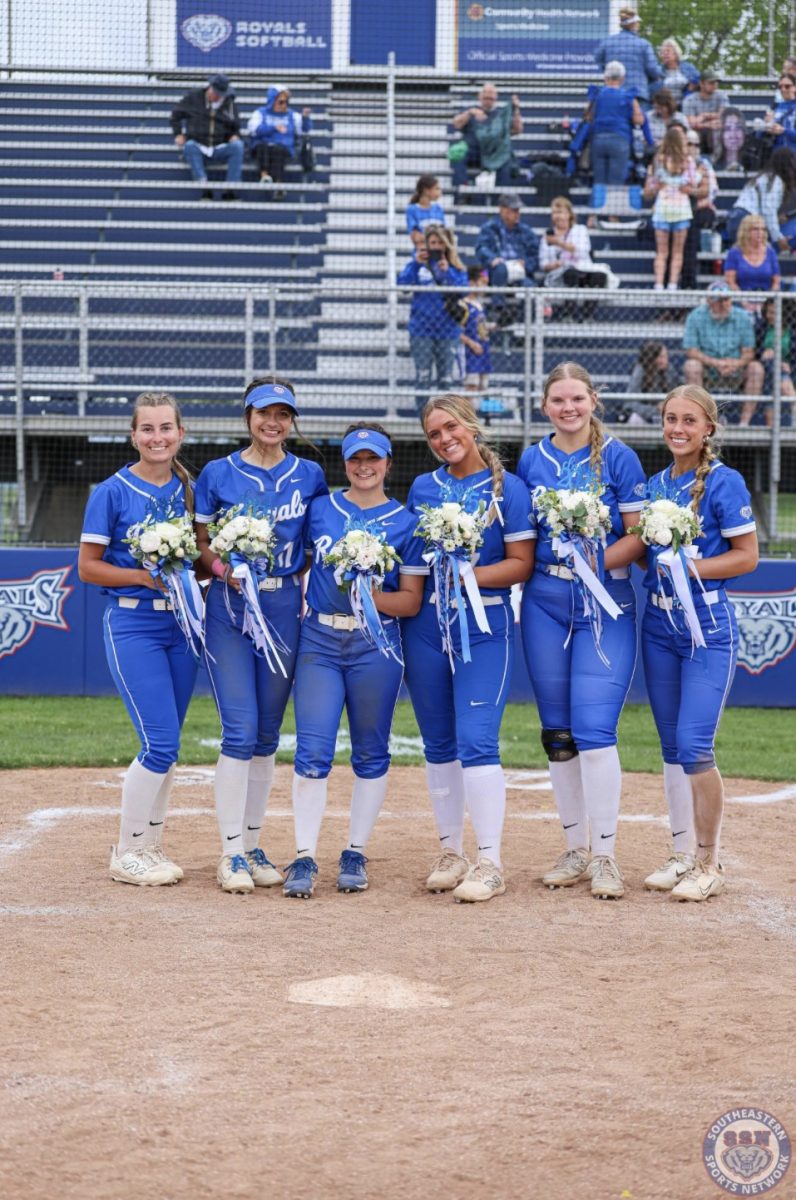 HSE softball seniors posing together after their win on May 12, 2025. 